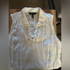 Sleeveless Collared Shirt